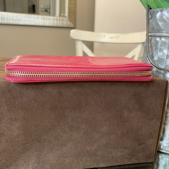 EUC!! YSL zip around wallet in raspberry patent leather - Picture 6 of 13